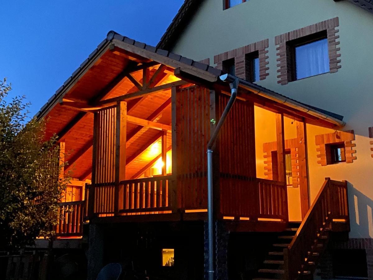 Gradics Panzio Hotel Siculeni Exterior photo